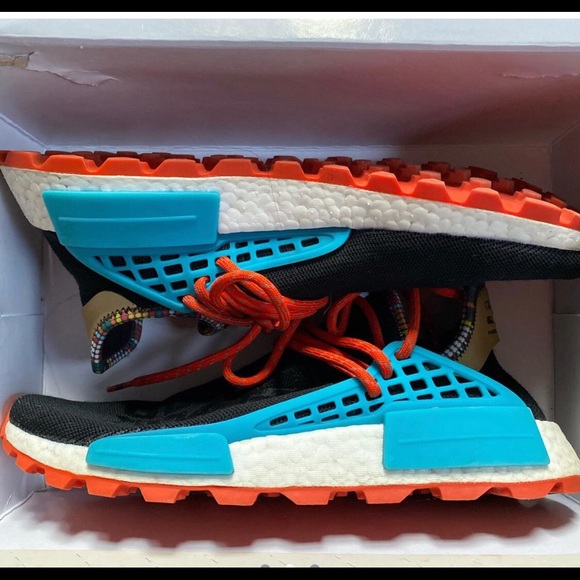 Pharellle x originals human race size 8.5 - Picture 2 of 3